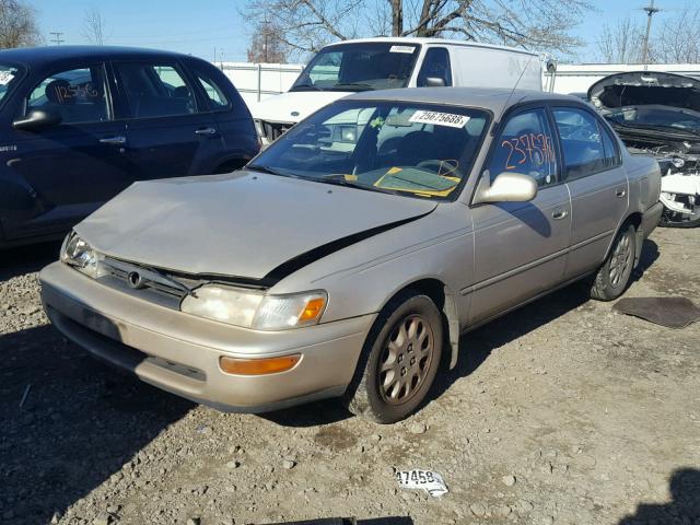 1NXAE00B8RZ117852 - 1994 TOYOTA COROLLA LE GOLD photo 2