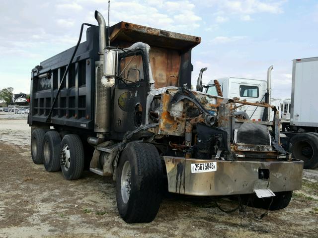 2NPNLZ0X84M835537 - 2004 PETERBILT 330 BLACK photo 1