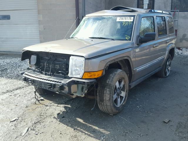 1J8HG58NX6C198906 - 2006 JEEP COMMANDER GOLD photo 2