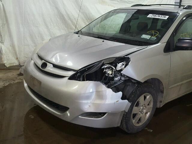 5TDZK23C07S015088 - 2007 TOYOTA SIENNA CE SILVER photo 9