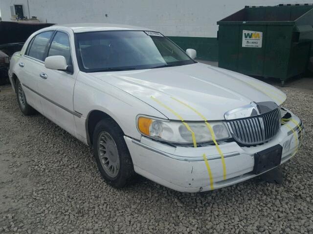 1LNHM83W2XY679489 - 1999 LINCOLN TOWN CAR C WHITE photo 1