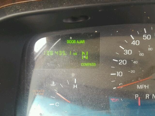 1LNHM83W2XY679489 - 1999 LINCOLN TOWN CAR C WHITE photo 8