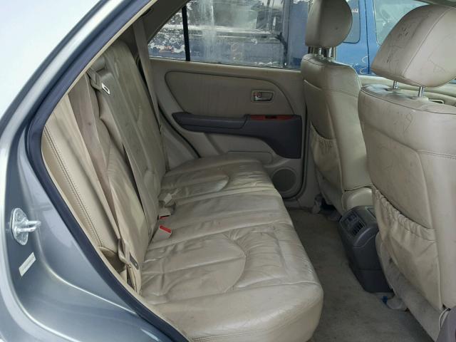 JTJGF10U910105379 - 2001 LEXUS RX 300 GRAY photo 6