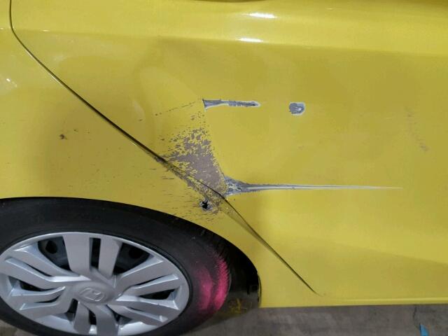 JHMGK5H50GS009235 - 2016 HONDA FIT LX أصفر صورة 9