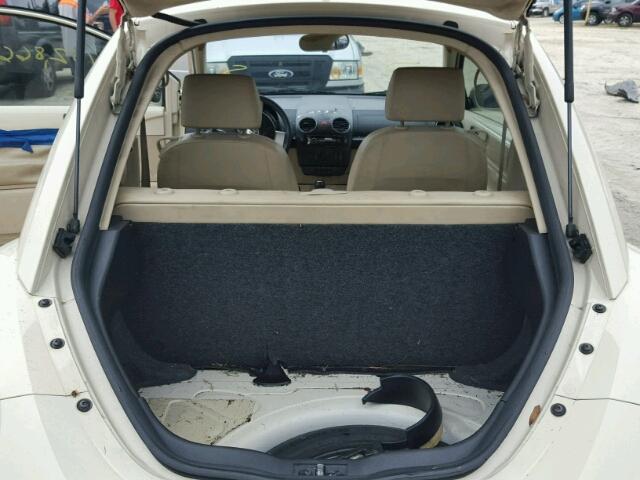 3VWPW31C66M414426 - 2006 VOLKSWAGEN NEW BEETLE 奶油色 照片 9