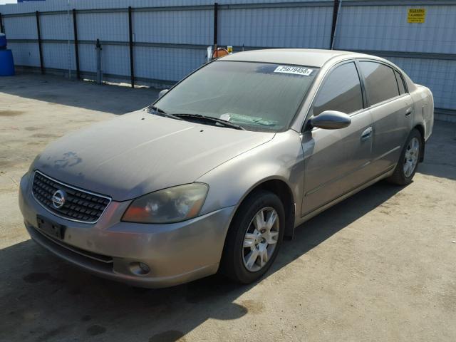 1N4AL11D85C129943 - 2005 NISSAN ALTIMA S GOLD photo 2