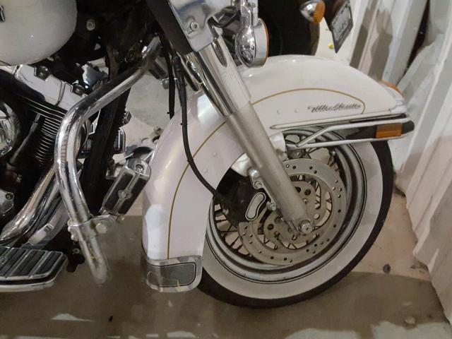 1HD1FC4197Y653086 - 2007 HARLEY-DAVIDSON FLHTCUI WHITE photo 10