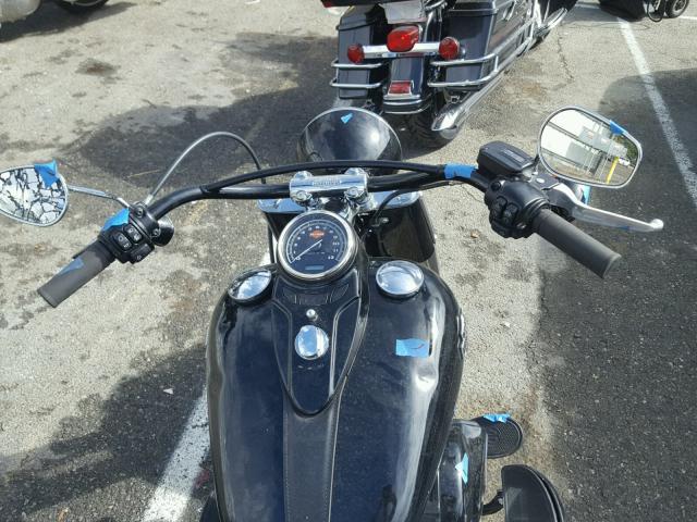1HD1JRV36HB017442 - 2017 HARLEY-DAVIDSON FLS SOFTAI 黑色 照片 5