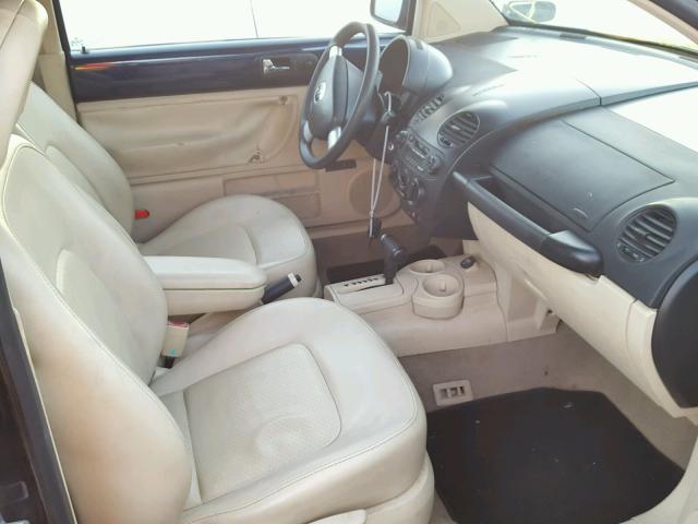 3VWCK21C82M419755 - 2002 VOLKSWAGEN NEW BEETLE 蓝色 照片 5