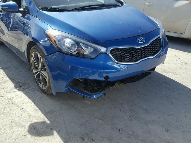 KNAFX4A89F5321528 - 2015 KIA FORTE EX BLUE photo 9