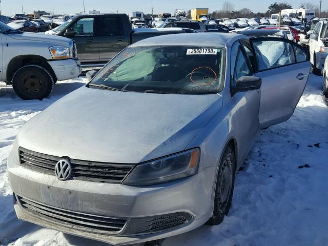 3VW2K7AJ6CM335801 - 2012 VOLKSWAGEN JETTA BASE 灰色 照片 2