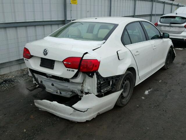 3VWDP7AJ5DM384547 - 2013 VOLKSWAGEN JETTA SE WHITE photo 4