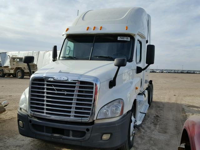 1FUJGLDR7BSAX7672 - 2011 FREIGHTLINER CASCADIA 1 WHITE photo 2