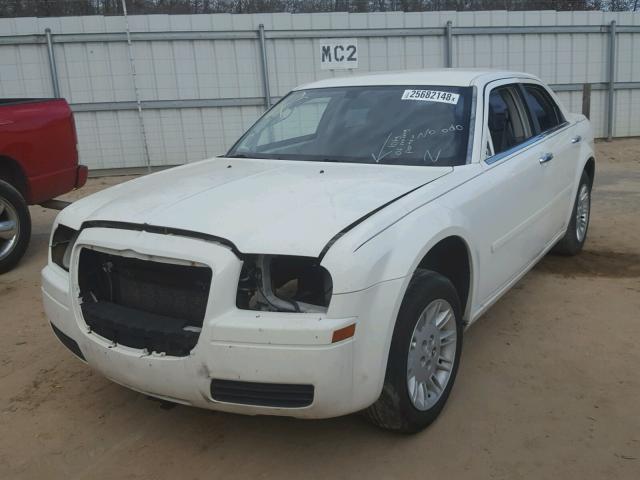 2C3KA43R66H445312 - 2006 CHRYSLER 300 WHITE photo 2