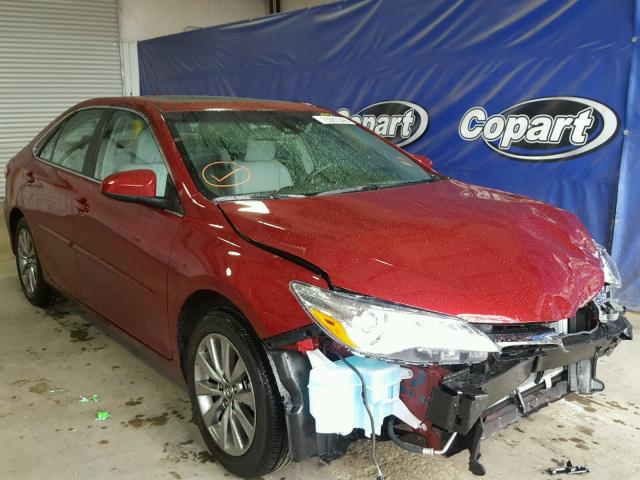 4T1BF1FK3HU662712 - 2017 TOYOTA CAMRY LE RED photo 1