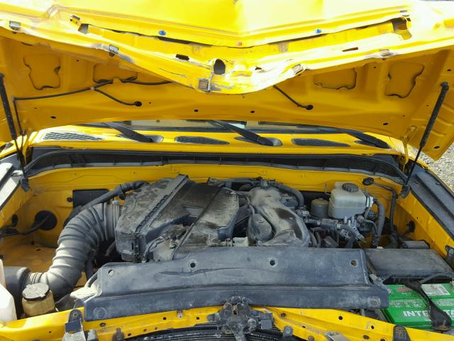 JTEBU11F570003004 - 2007 TOYOTA FJ CRUISER YELLOW photo 7