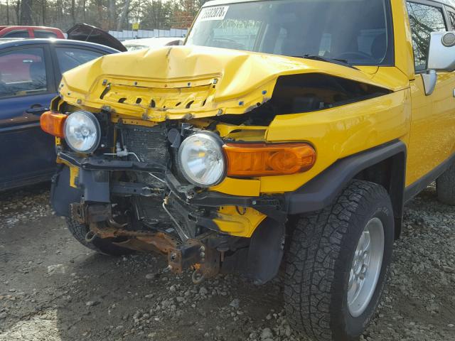 JTEBU11F570003004 - 2007 TOYOTA FJ CRUISER YELLOW photo 9