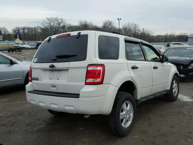 1FMCU0D75BKC59207 - 2011 FORD ESCAPE XLT WHITE photo 4