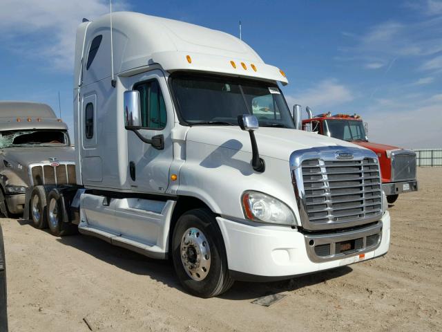 1FUJGLDR7CSBE9046 - 2012 FREIGHTLINER CASCADIA 1 WHITE photo 1