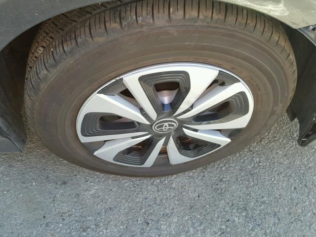 JTDKARFP7H3027351 - 2017 TOYOTA PRIUS PRIM ნაცრისფერი ფოტო 9