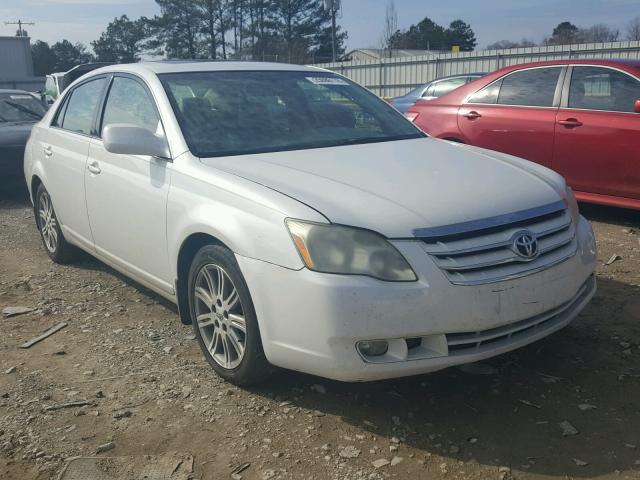 4T1BK36B75U015832 - 2005 TOYOTA AVALON XL WHITE photo 1