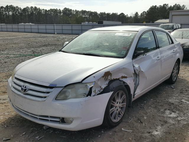 4T1BK36B75U015832 - 2005 TOYOTA AVALON XL WHITE photo 2