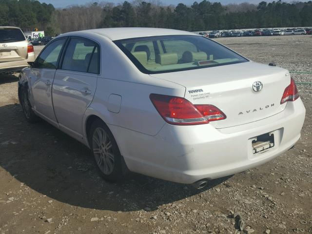 4T1BK36B75U015832 - 2005 TOYOTA AVALON XL WHITE photo 3