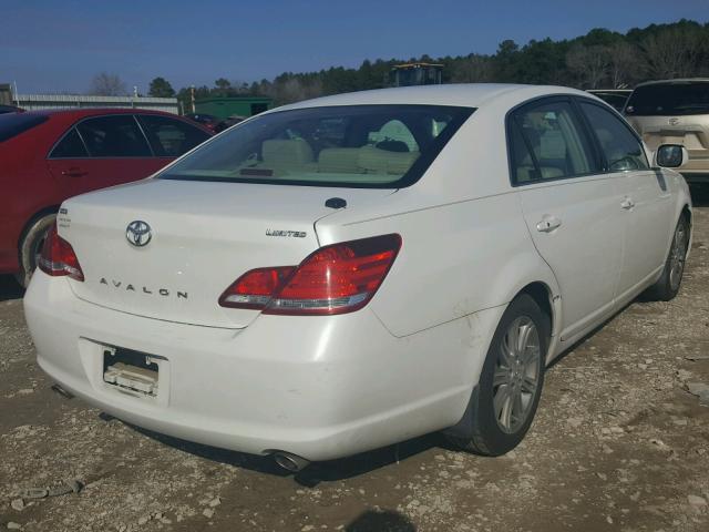 4T1BK36B75U015832 - 2005 TOYOTA AVALON XL WHITE photo 4