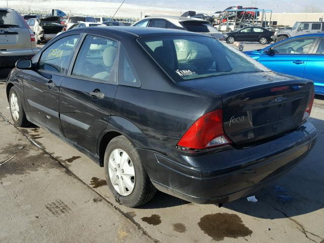 1FAFP33P82W317739 - 2002 FORD FOCUS LX BLACK photo 3