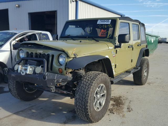 1C4BJWDG1DL576555 - 2013 JEEP WRANGLER U GREEN photo 2