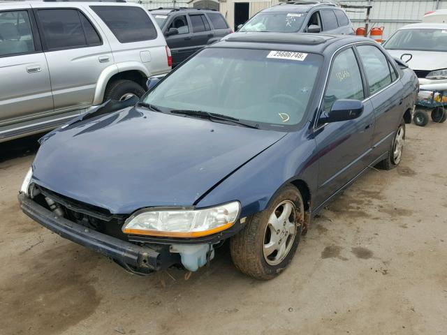 1HGCG5655XA099803 - 1999 HONDA ACCORD EX BLUE photo 2