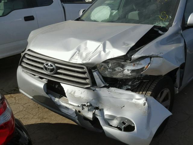 JTEES41A692142591 - 2009 TOYOTA HIGHLANDER SILVER photo 9