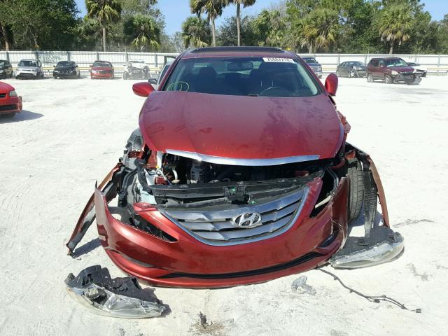 5NPEC4AC7CH351816 - 2012 HYUNDAI SONATA SE RED photo 9