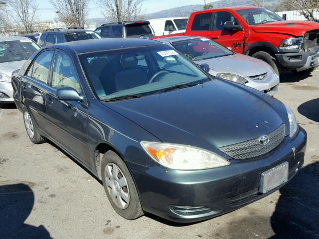 JTDBE32K720091443 - 2002 TOYOTA CAMRY LE GREEN photo 1