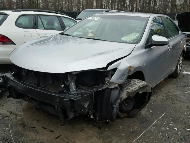 4T4BF1FK8FR453999 - 2015 TOYOTA CAMRY LE SILVER photo 2