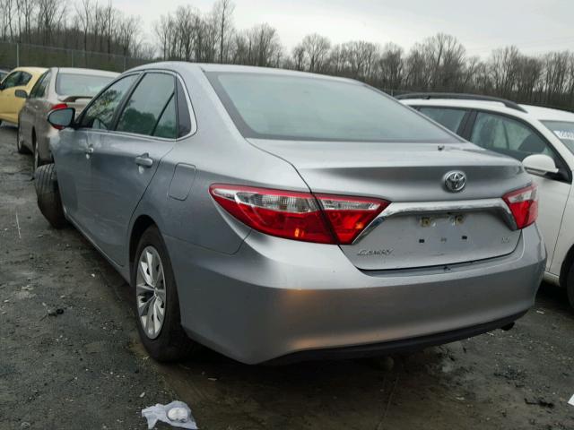 4T4BF1FK8FR453999 - 2015 TOYOTA CAMRY LE SILVER photo 3