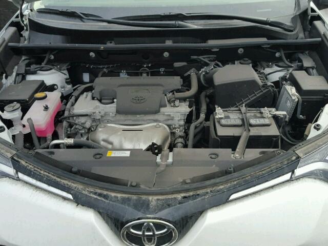 2T3ZFREV4HW376562 - 2017 TOYOTA RAV4 LE Ağ foto 7