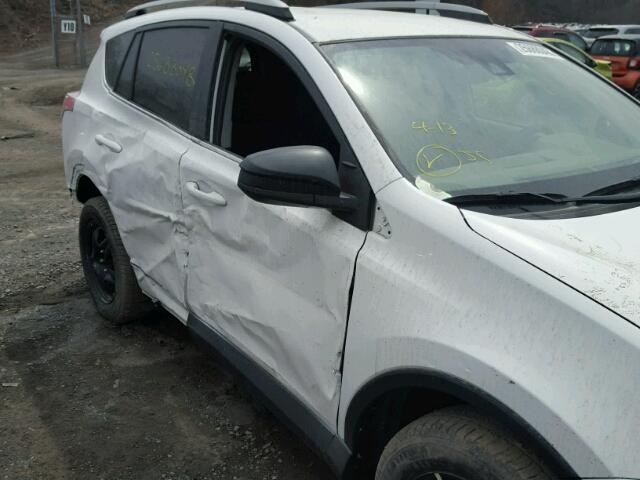 2T3ZFREV4HW376562 - 2017 TOYOTA RAV4 LE Ağ foto 9