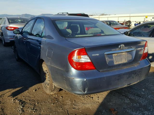 JTDBE32K730222775 - 2003 TOYOTA CAMRY LE BLUE photo 3