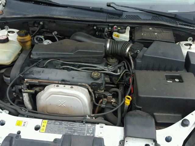 3FAFP3139YR125418 - 2000 FORD FOCUS ZX3 WHITE photo 7