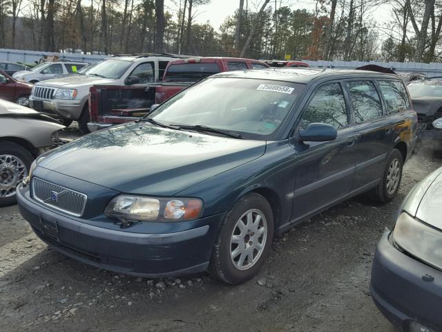 YV1SW61R121179406 - 2002 VOLVO V70 GREEN photo 2