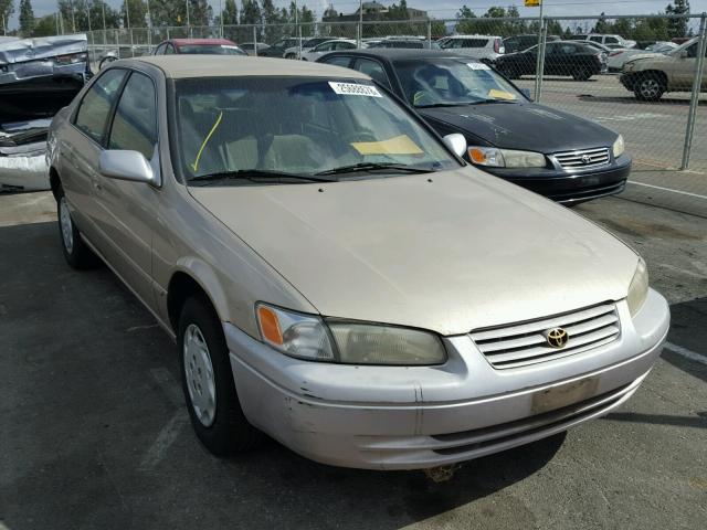 JT2BG22K0X0286756 - 1999 TOYOTA CAMRY LE GOLD photo 1