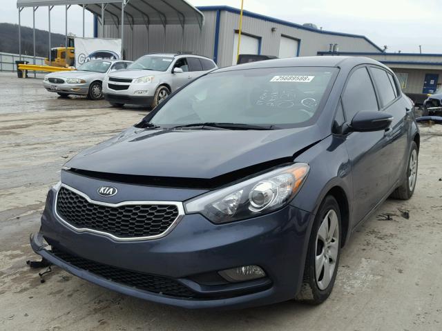 KNAFK5A81G5600137 - 2016 KIA FORTE LX BLUE photo 2