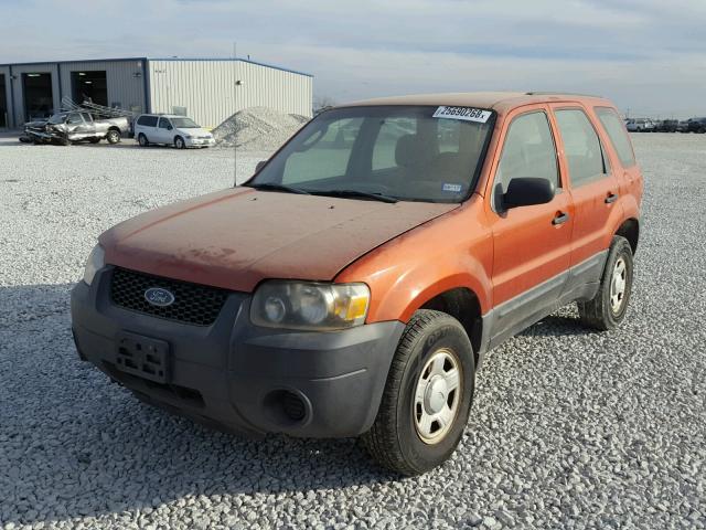 1FMYU02Z56KA06730 - 2006 FORD ESCAPE XLS ORANGE photo 2