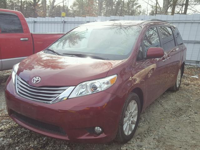 5TDDK3DC0FS099927 - 2015 TOYOTA SIENNA XLE RED photo 2