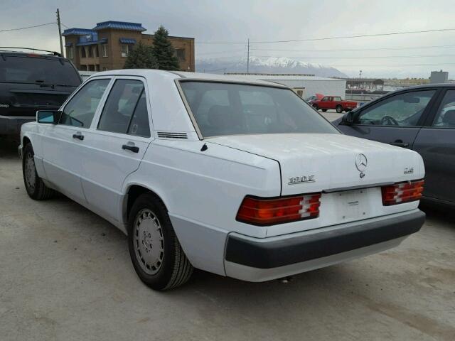 WDBDA29D7NF978272 - 1992 MERCEDES-BENZ 190 E 2.6 WHITE photo 3