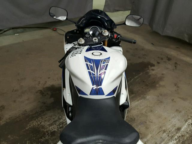 JYARJ12E76A003740 - 2006 YAMAHA YZFR6 L WHITE photo 5