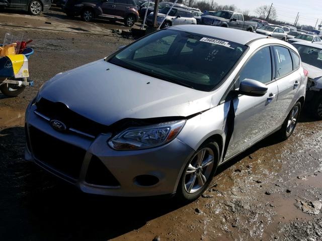 1FADP3K28EL324600 - 2014 FORD FOCUS SE SILVER photo 2