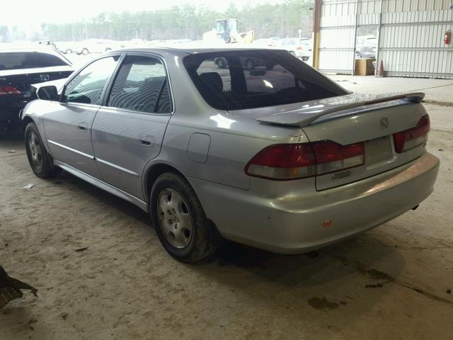 1HGCG16502A080772 - 2002 HONDA ACCORD EX SILVER photo 3