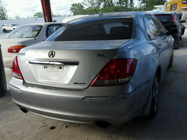 JH4KB16525C014529 - 2005 ACURA RL SILVER photo 4